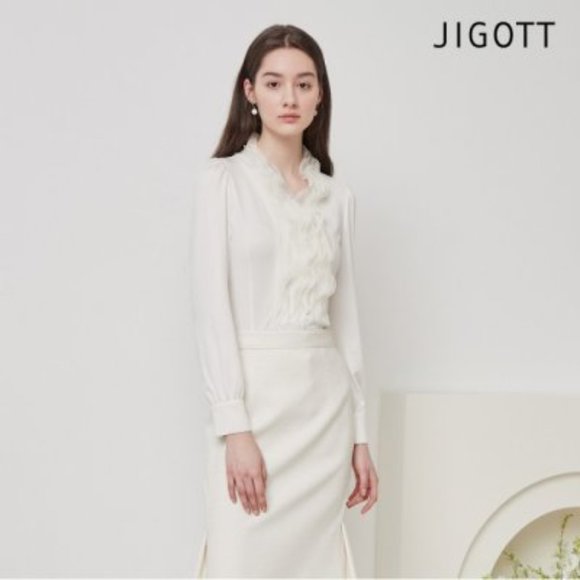 Ruffled Long Sleeve Ivory Blouse - Picture 12 of 12